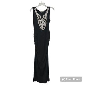 Kimi & Kai sleeveless maternity dress